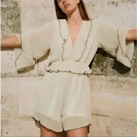 Zara Cream Ruffle Shorts Romper - Picture 2 of 6